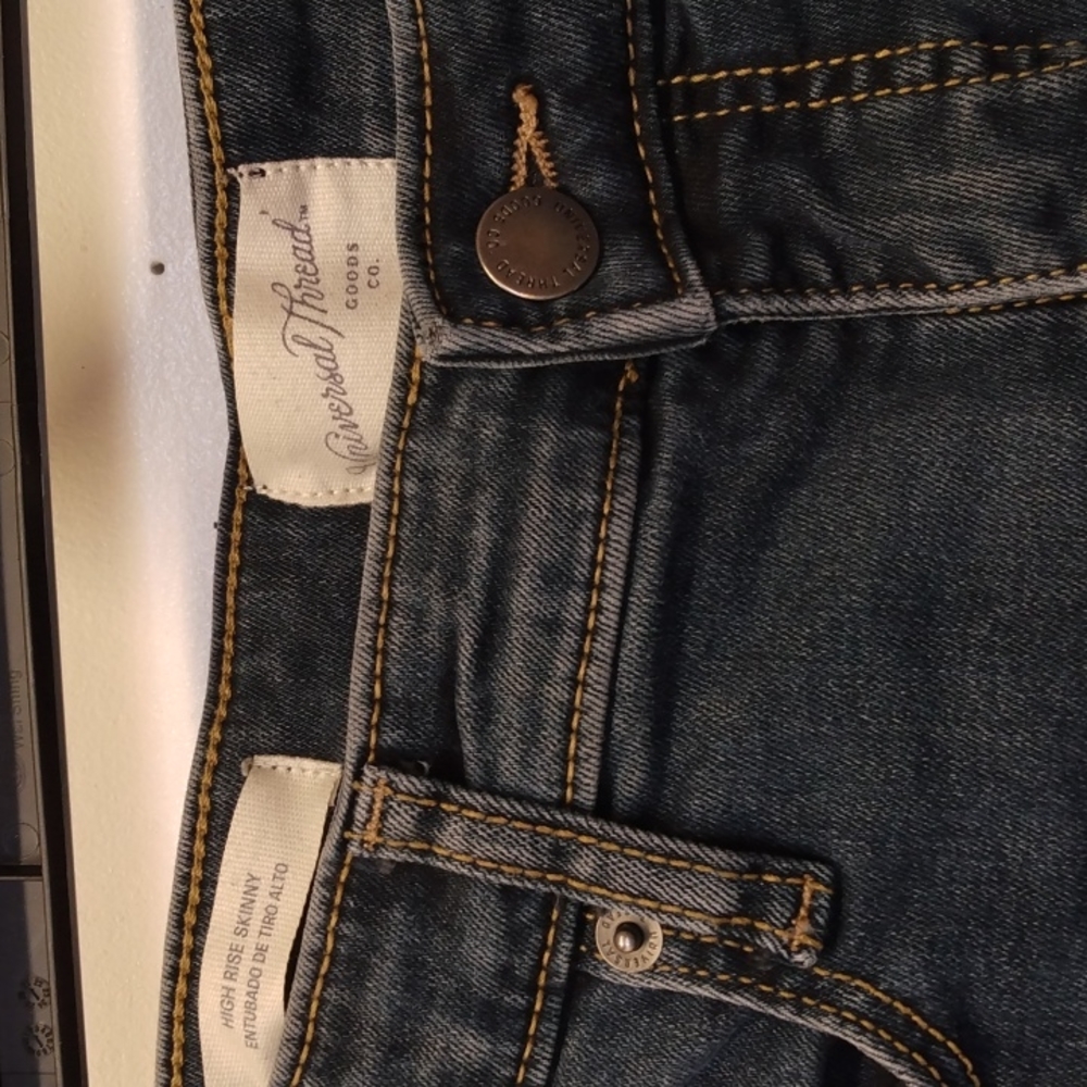 Universal Thread ladies size 14/32R jeans, - Picture 4 of 8